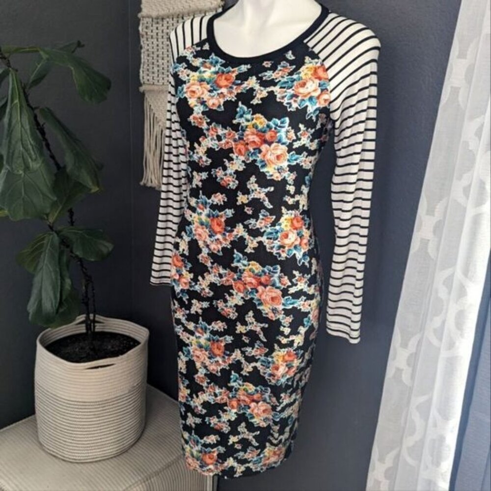 Brickyard Buffalo Floral T-shirt Dress Long Sleeve